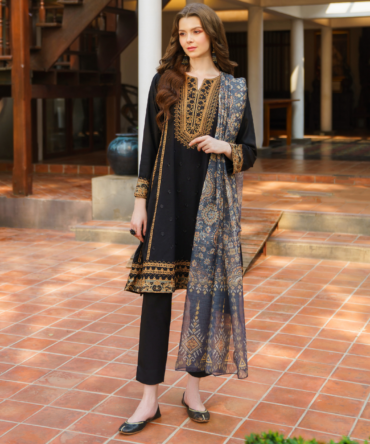 GARNET 3 PIECE EMBROIDERED SILK SUIT (JANIRA)